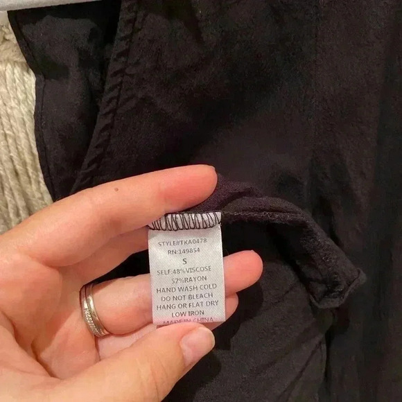 SADIE & SAGE BLACK OPEN BACK BLOUSE BELL SLEEVE S - Picture 4 of 4